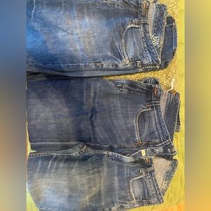 Tommy bahama jeans. Standard fit 34/32 3 pairs